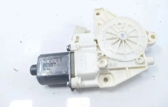 Mercedes-Benz B W246 W242 Front door window regulator motor A2469065100
