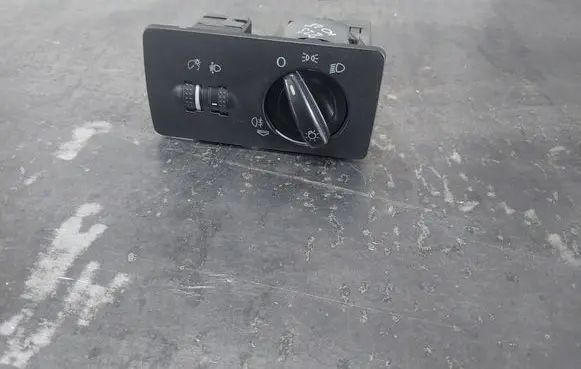 Skoda Fabia Mk1 (6Y) Light switch 6Y1941531M