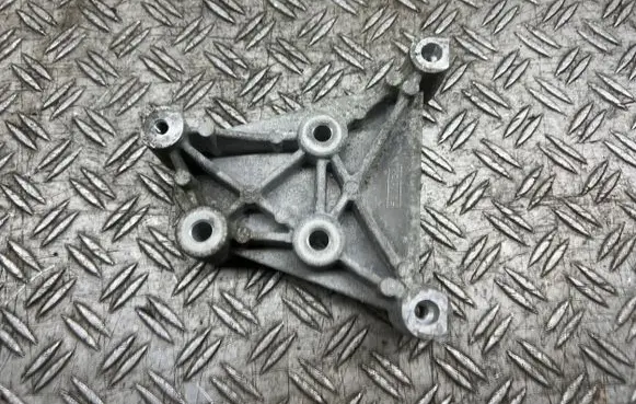 Ford Explorer VI A/C compressor mount bracket L1ME8D611
