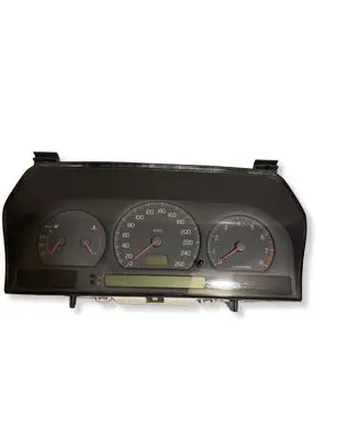 Volvo S70 V70 V70 XC Speedometer (instrument cluster) 9168144