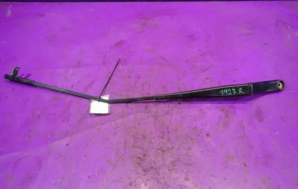 Volkswagen Caddy Front wiper blade arm