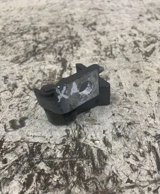 Audi A4 S4 B9 Front door lower hinge 