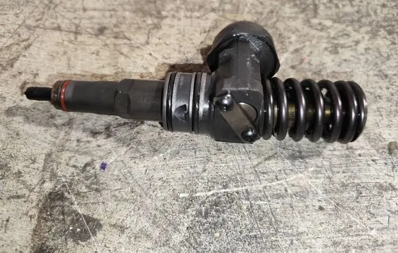 Skoda Fabia Mk1 (6Y) Fuel injector 038130073ag 0414720215