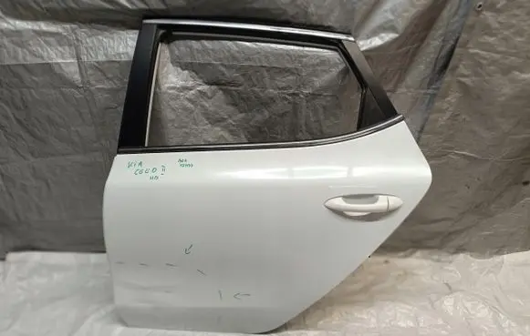 KIA Ceed Rear door 74474