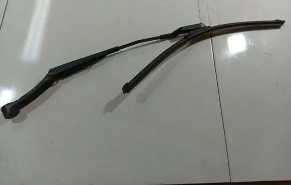 KIA Ceed Front wiper blade arm F00S51F046