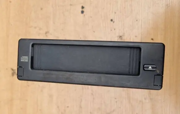 BMW 5 E60 E61 CD/DVD changer 6938975 65126938975 600130627792