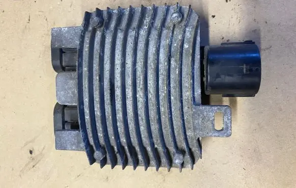 Ford Mondeo MK IV Fan control module 940004107 101009402110