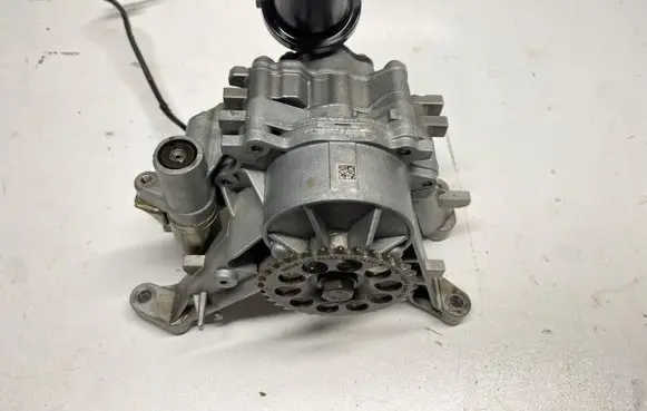 Jaguar XE Oil pump POMP