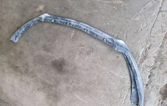 Ford Mustang VI Front bumper lip FR3B17F775