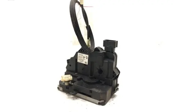 Opel Corsa E Front door lock 13431841
