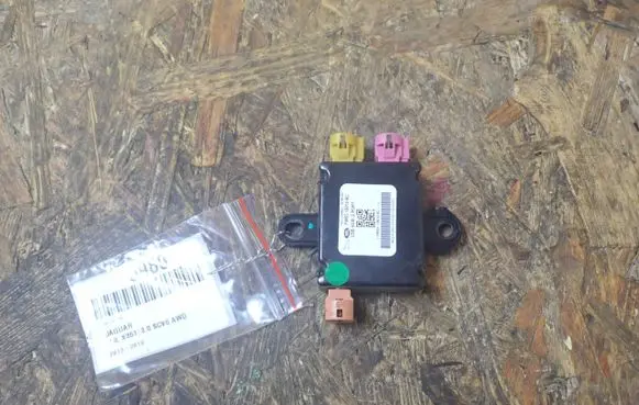 Jaguar XJ X351 USB control unit FW9319010BC