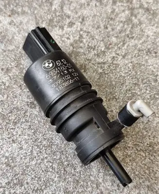 BMW X5 E70 Windscreen/windshield washer pump 6934160 67126934160
