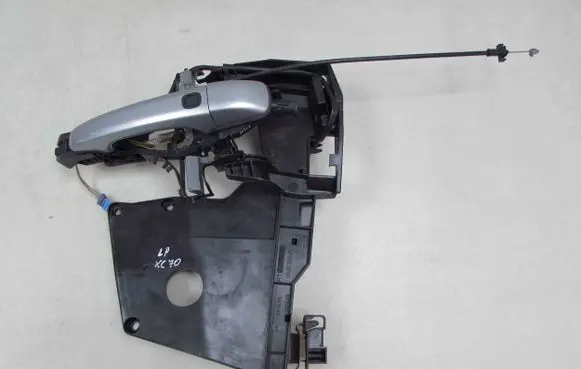 Volvo V70 Front door lock 30661072 51370