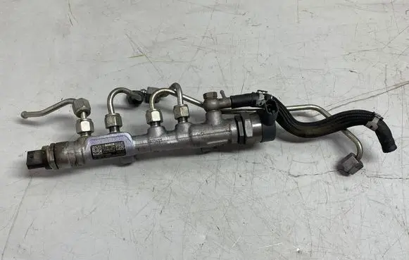 Opel Insignia B Fuel main line pipe 55510687 55510687000