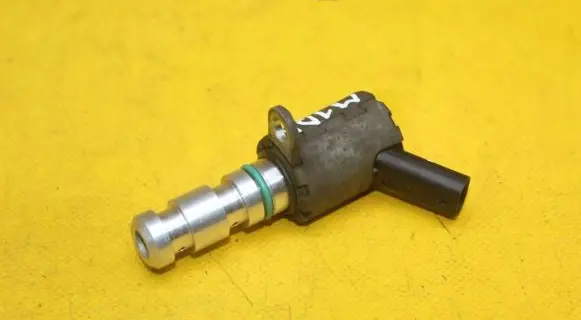 Ford Focus Camshaft vanos timing valve CM56-6C880-CA