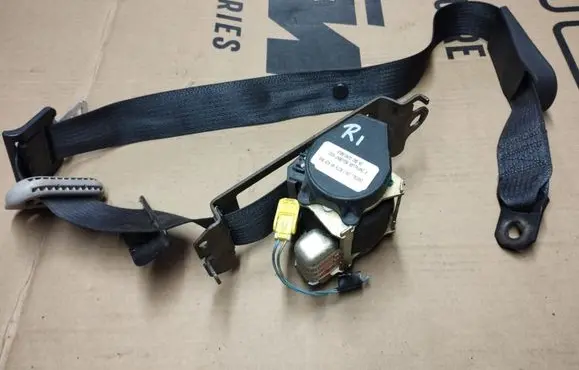 Chrysler Pacifica Front seatbelt P0TS581DVAF