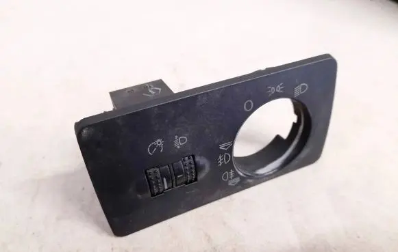 Skoda Fabia Mk1 (6Y) Headlight level height control switch