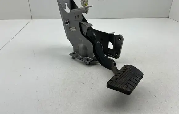 Chevrolet Captiva Brake pedal KB018350