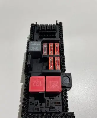 Mercedes-Benz E W213 Fuse module A2139068901