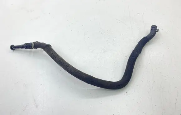 Volkswagen PASSAT B5 Engine coolant pipe/hose