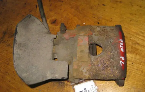 Volkswagen Polo III 6N 6N2 6NF Front brake caliper