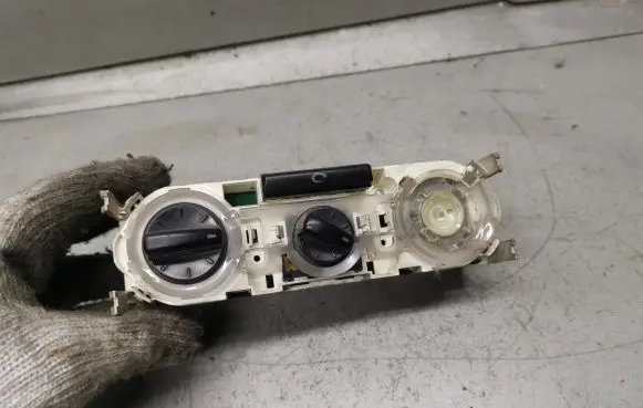 Skoda Fabia Mk1 (6Y) Climate control unit 6Y0819045D