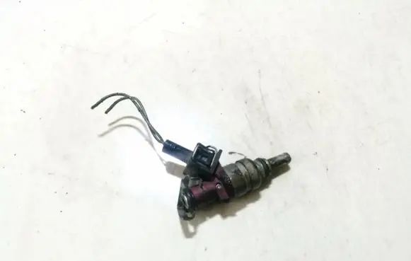 Mercedes-Benz C AMG W204 Fuel injector 2710780023