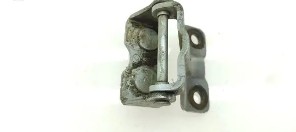 Subaru Legacy Tailgate/trunk/boot hinge