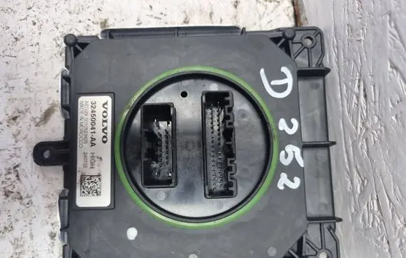 Volvo EX30 Xenon control unit/module 32450041-AA