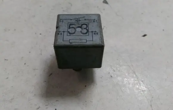 Volkswagen Touareg I Other relay 141951253B