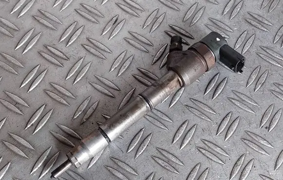 KIA Ceed Fuel injector 0445110256