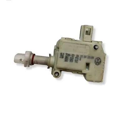 Volkswagen PASSAT B5.5 Central locking motor 3B0810773B 3B0959762