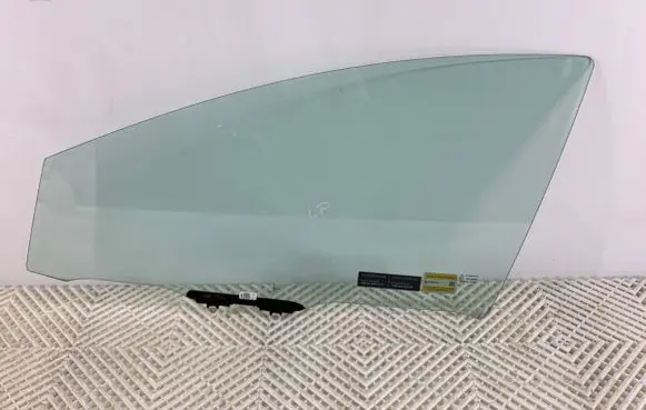 Toyota Yaris Front door window glass four-door 