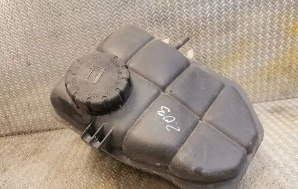Mercedes-Benz C W203 Coolant expansion tank/reservoir 2035000049