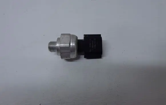 Dacia Duster II Air conditioning (A/C) pressure sensor 921367866R