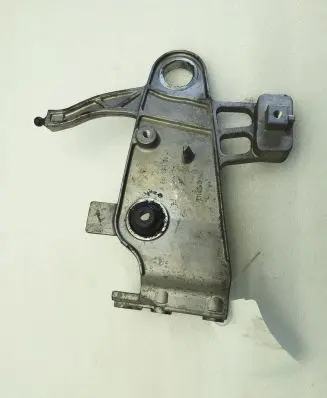 Mercedes-Benz E W212 Air filter cleaner box bracket assembly A6510900041