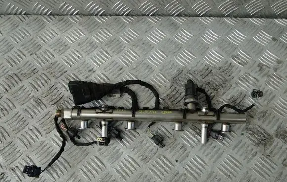 Fuel injector supply line/pipe