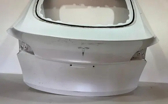Tesla Model Y Tailgate/trunk/boot lid