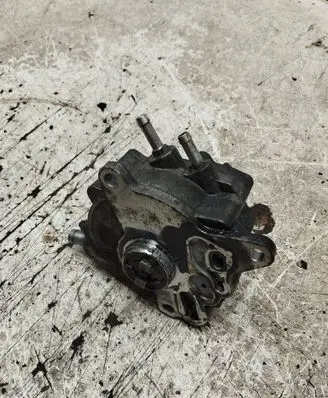 Volkswagen PASSAT B6 Vacuum pump 03G145209 220604