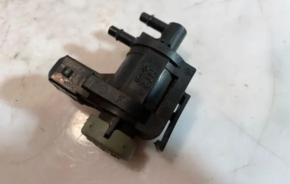 Audi A6 S6 C5 4B Turbo solenoid valve 1J0906283A
