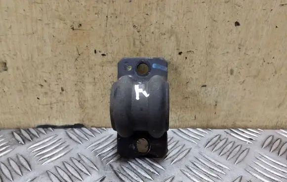 KIA Sorento Sway bar bush bracket, front 