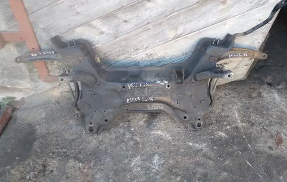 Peugeot 5008 Front subframe