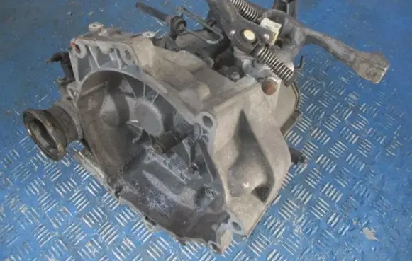 Volkswagen Polo Manual 6 speed gearbox 02T301103J
