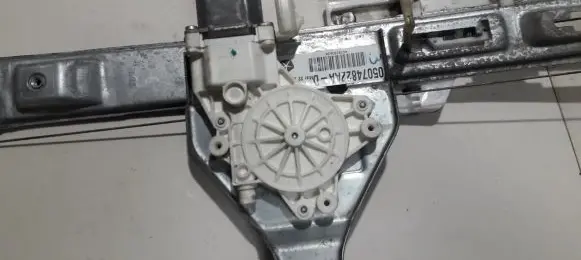 Jeep Compass Rear door window regulator motor 0130822278 128000681A