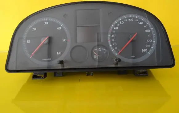 Volkswagen Caddy Speedometer (instrument cluster) 2K0920842A