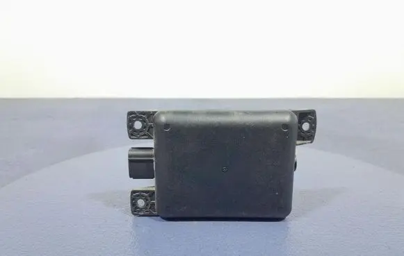 Mazda CX-3 Distronic sensor radar D24H67Y80E