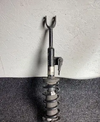 BMW 5 G30 G31 Front shock absorber with coil spring 6866600 14678612 814903014100