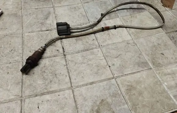 Mazda 3 I Lambda probe sensor 03F0B9910