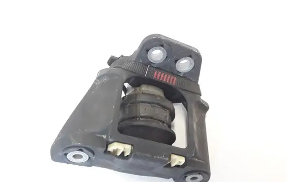 Volvo XC90 Engine mount bracket 31330588