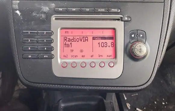 Seat Toledo III (5P) Radio/CD/DVD/GPS head unit 5P1035152 IMPRK1449025